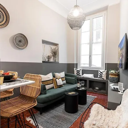 La Croix - Old Town Modern - 2 Bedrooms *