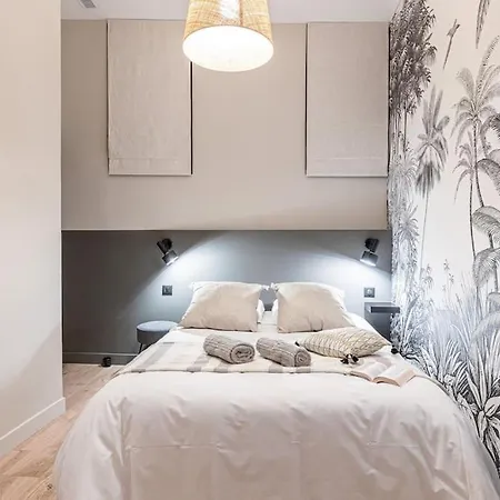 Apartment La Croix - Old Town Modern Apartment - 2 Bedrooms *