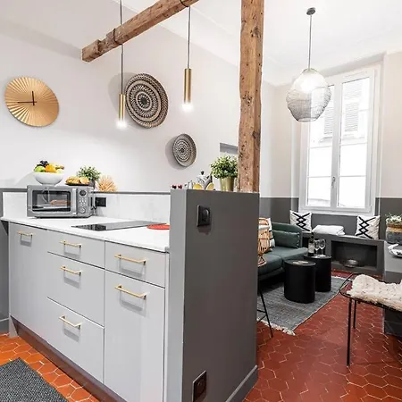 Apartment La Croix - Old Town Modern Apartment - 2 Bedrooms *