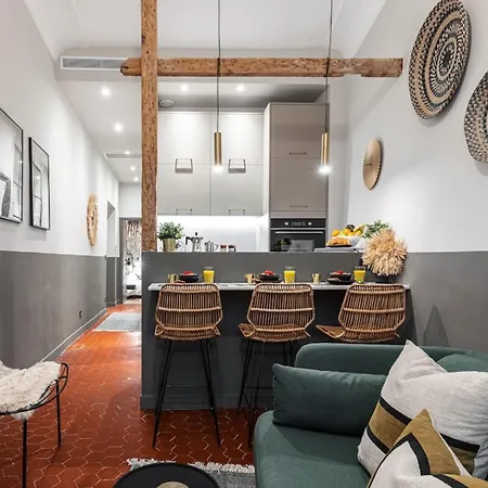 Apartment La Croix - Old Town Modern Apartment - 2 Bedrooms Nice