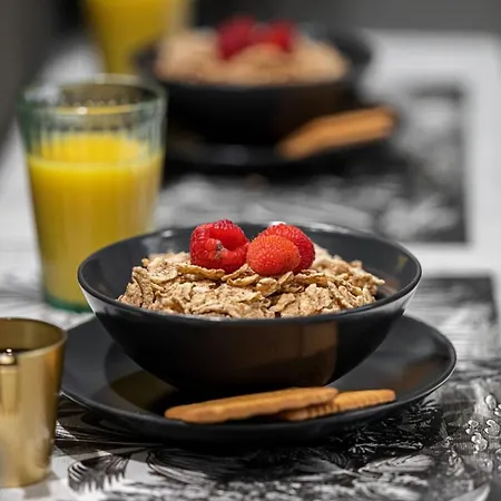 La Croix - Old Town Modern - 2 Bedrooms * ניס